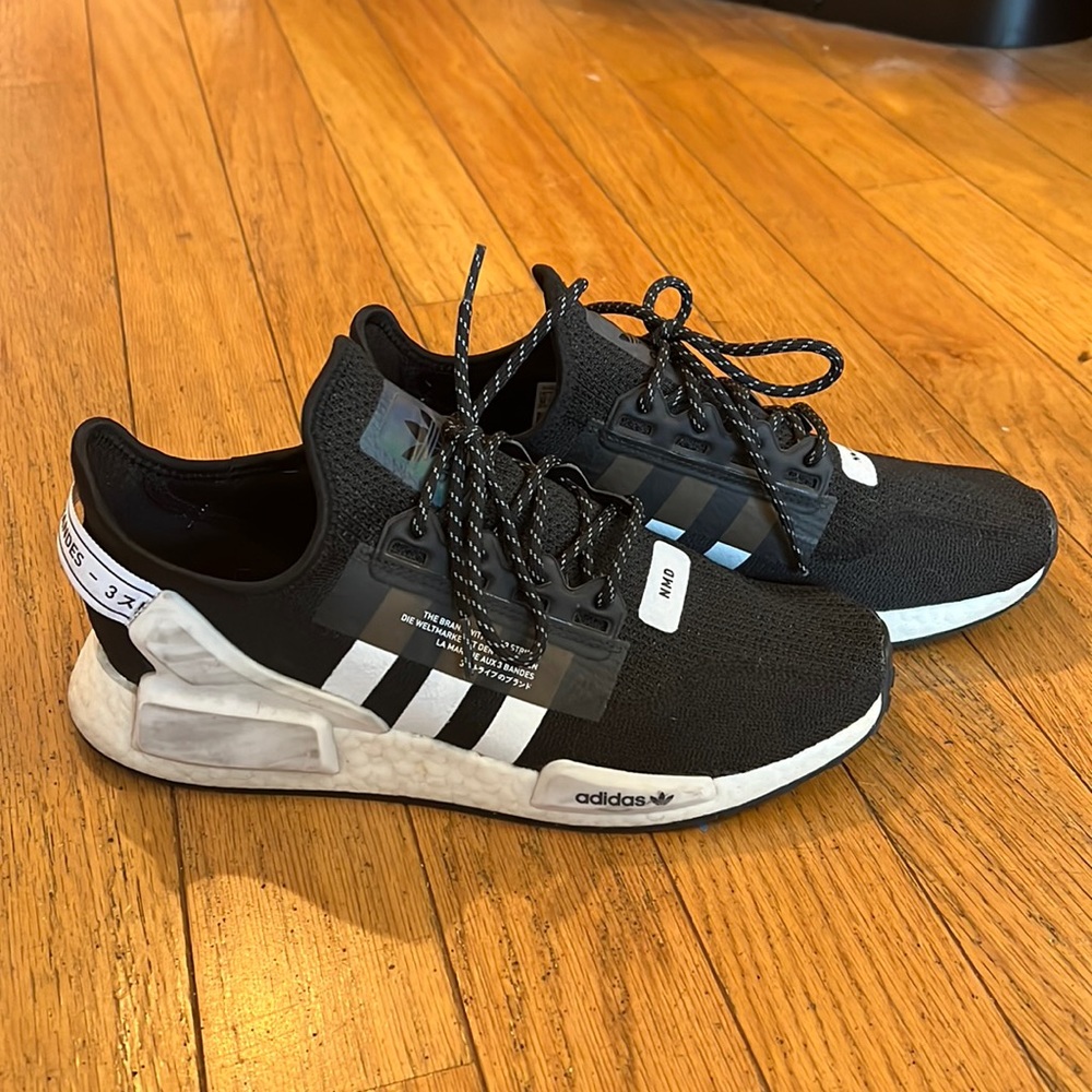 Adidas NMD R1 V2 sz 10